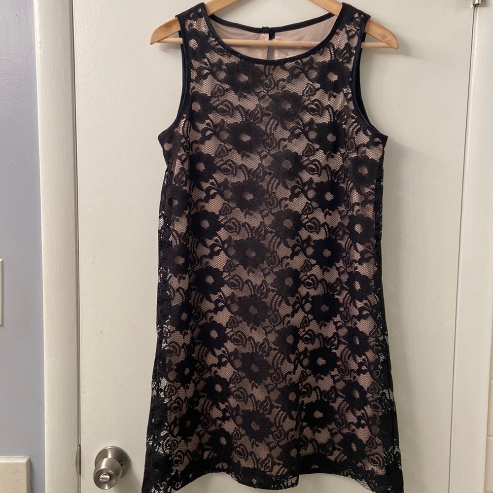 Vintage lined lace dress